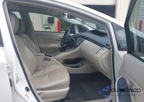 2015 Toyota Prius Three z USA, uszkodzony, nr VIN JTDKN3DU3F0442319